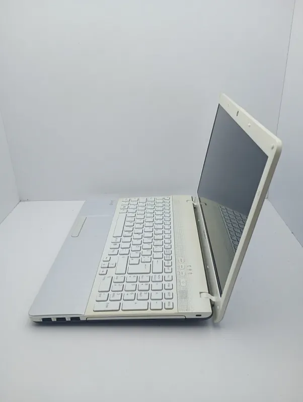 Ноутбук Sony Vaio VPC / 15.6" (1366x768) TN / Intel Core i5-2410M (2 (4) ядра по 2.3 - 2.9 GHz) / 6 GB DDR3 / 500 GB HDD / nVidia GeForce 410M, 1 GB GDDR3, 64-bit / WebCam б/в - зображення 6