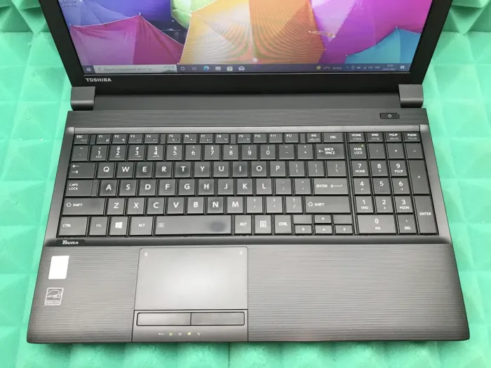 Ноутбук Toshiba Tecra A50-A / 15.6" (1366x768) TN / Intel Core i5-4200M (2 (4) ядра по 2.5-3.1 GHz) / 8 GB DDR3 / 120 GB SSD / HD Graphics 4600 / WebCam / DVD-RW / USB 3.0 / HDMI б/в - зображення 4