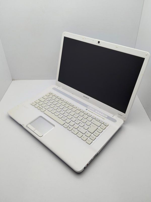 Ноутбук Sony Vaio NS21 / 15.6" (1366x768) TN / Intel Core 2 Duo T6400 (2 ядра по 2.0 GHz) / 4 GB DDR2 / 250 GB HDD / Intel HD Graphics / WebCam б/в - зображення 5
