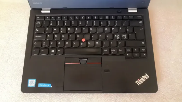 Ультрабук Lenovo ThinkPad 13 Gen2 / 13.3" (1366x768) TN / Intel Core i5-7200U (2 (4) ядра по 2.5-3.1 GHz) / 8 GB DDR4 / 128 GB SSD /HD Graphics 620 / WebCam / HDMI б/в - зображення 3