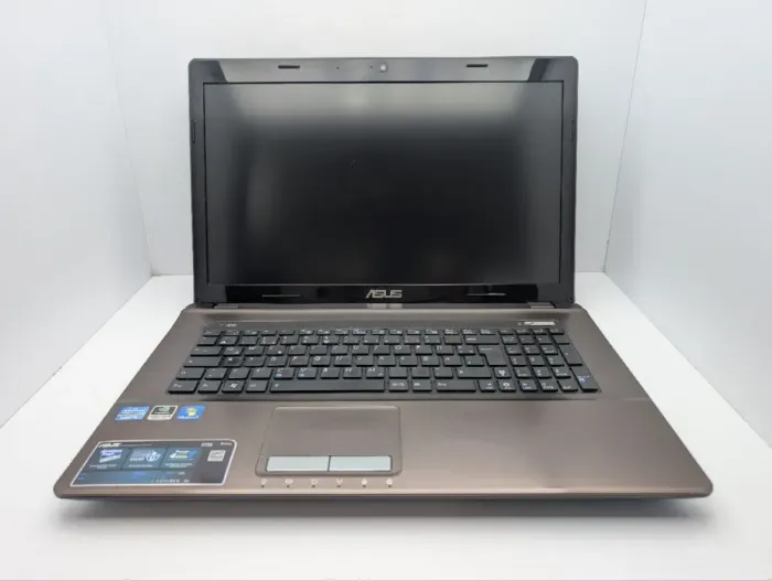 Ноутбук Asus X73s / 17.3" (1600x900) TN / Intel Core i5-2410M (2 (4) ядра по 2.3 - 3.9 GHz) / 8 GB DDR3 / 500 GB HDD / nVidia GeForce GT 540M, 1 GB GDDR3, 128-bit / WebCam / DVD-ROM б/в - зображення 3