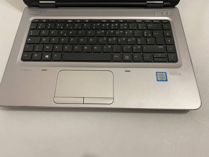 Ноутбук HP ProBook 640 G4 / 14" (1366x768) TN / Intel Core i5-6200U (2 (4) ядра по 2.3 - 2.8 GHz) / 8 GB DDR4 / 240 GB SSD / Intel HD Graphics 520 / WebCam / DVD-ROM б/в - зображення 4