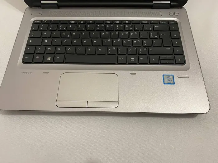 Ноутбук HP ProBook 640 G4 / 14" (1366x768) TN / Intel Core i5-6200U (2 (4) ядра по 2.3 - 2.8 GHz) / 8 GB DDR4 / 240 GB SSD / Intel HD Graphics 520 / WebCam / DVD-ROM б/в - зображення 4