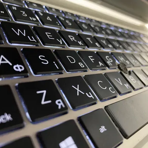 Ультрабук HP EliteBook 850 G8 / 15.6" (1920x1080) IPS Touch / Intel Core i5-1135G7 (4 (8) ядра по 4.2 GHz) / 16 GB DDR4 / 512 GB SSD / Intel Iris Xe Graphics / WebCam / Fingerprint б/в - зображення 6