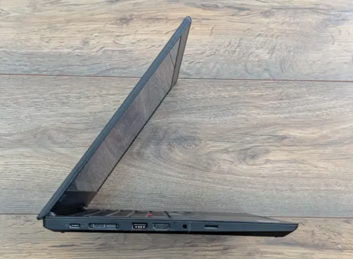 Ультрабук Lenovo ThinkPad T14 / 14" (1366x768) TN / Intel Core i5-10210U (4 (8) ядра по 1.6 - 4.2 GHz) / 8 GB DDR4 / 128 GB SSD / Intel UHD Graphics / WebCam б/в - зображення 4