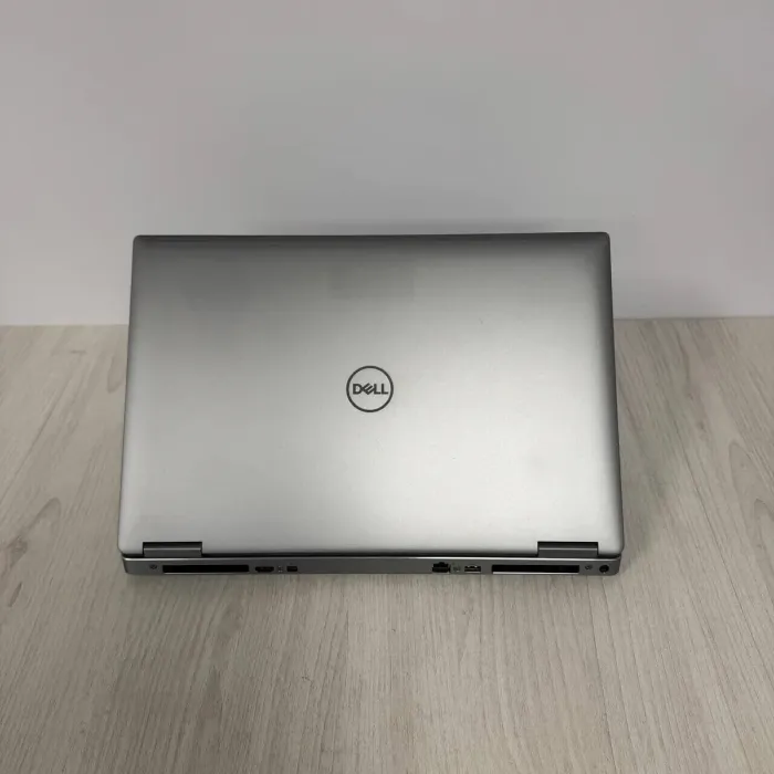 Мобільна робоча станція Б-класу Dell Precision 7740 / 17,3" (1920x1080) IPS / Intel Core i7-9750H (6 (12) ядер по 2,6 - 4,5 ГГц) / 24 ГБ DDR4 / 256 ГБ SSD / nVidia Quadro RTX 3000, 6 ГБ GDDR6, 192-біт / WebCam б/в - зображення 8
