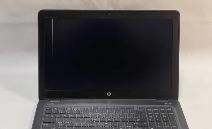 Мобільна робоча станція Б-клас HP ZBook 15u G4 / 15.6" (3840x2160) IPS / Intel Core i7-7500U (2 (4) ядра по 2.7 - 3.5 GHz) / 16 GB DDR4 / 256 GB SSD + 500 GB HDD / AMD Radeon R7 M350, 2 GB GDDR5, 64-bit / WebCam / Windows 10 Pro б/в - зображення 4