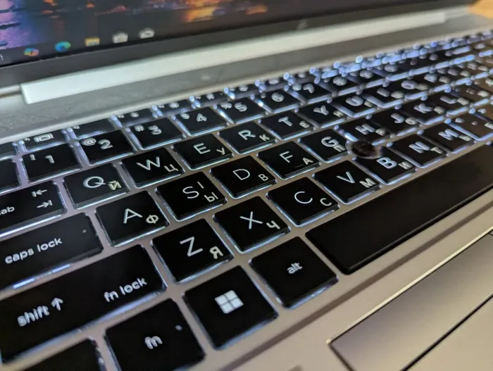 Ультрабук Б-клас HP EliteBook 850 G8 / 15.6" (1920x1080) IPS / Intel Core i7-1185G7 (4 (8) ядра по 3.0 - 4.8 GHz) / 16 GB DDR4 / 512 GB SSD / Intel Iris Xe Graphics / WebCam / TouchID / Windows 10 б/в - зображення 7