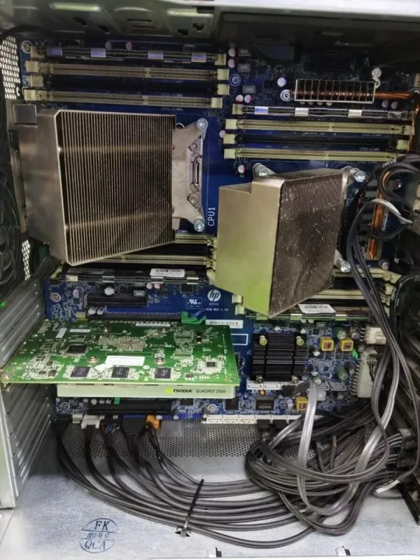 Робоча станція HP Z820 Workstation Tower / 2x Intel Xeon E5 2640 V1 (6(12) ядер по 2.5-3 GHz) / 32GB DDR3 / NO HDD / Quadro 2000, 1 GB GDDR5, 128-bit / DVD-ROM б/в - зображення 6