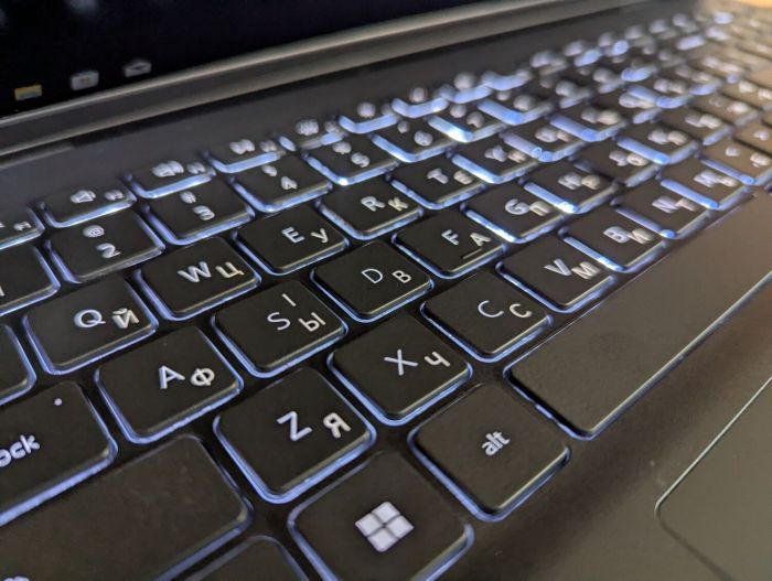 Ноутбук Dell Inspiron 15 3530 / 15.6" (1920x1080) IPS Touch / Intel Core i7-1355U (10 (12) ядер по 3.7 - 5.0 GHz) / 16 GB DDR4 / 480 GB SSD / Intel Iris Xe Graphics / WebCam / Windows 10 б/в - зображення 6