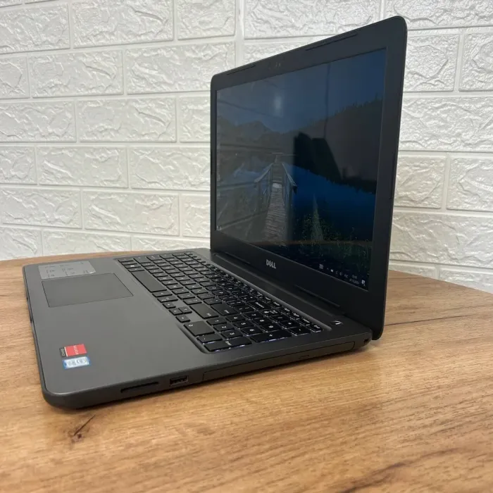 Ноутбук Б-клас Dell Inspiron 5567 / 15.6" (1920x1080) IPS Touch / Intel Core i7-7500U (2 (4) ядра по 2.7 - 3.5 GHz) / 16 GB DDR4 / 256 GB SSD / AMD Radeon R7 M445, 4 GB GDDR5, 64-bit / WebCam б/у - зображення 5