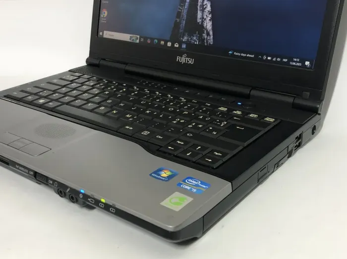 Ноутбук Б-клас Fujitsu Lifebook S752 / 14" (1366x768) TN / Intel Core i5-3320M (2 (4) ядра по 2.6 - 3.3 GHz) / 4 GB DDR3 / 500 GB HDD / Intel HD Graphics 4000 / DVD-ROM б/в - зображення 9