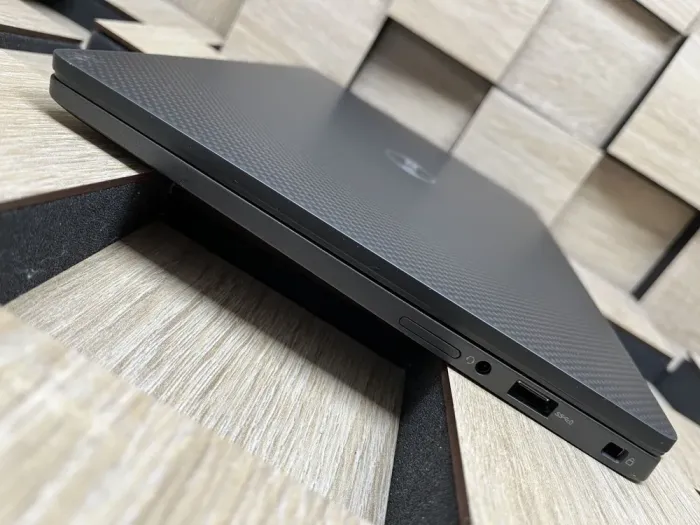 Ультрабук Dell Latitude 7310 / 13.3" (1920x1080) IPS / Intel Core i5-10310U (4 (8) ядра по 1.7 - 4.4 GHz) / 16 GB DDR4 / 256 GB SSD M.2 / Intel UHD Graphics / WebCam б/в - зображення 6