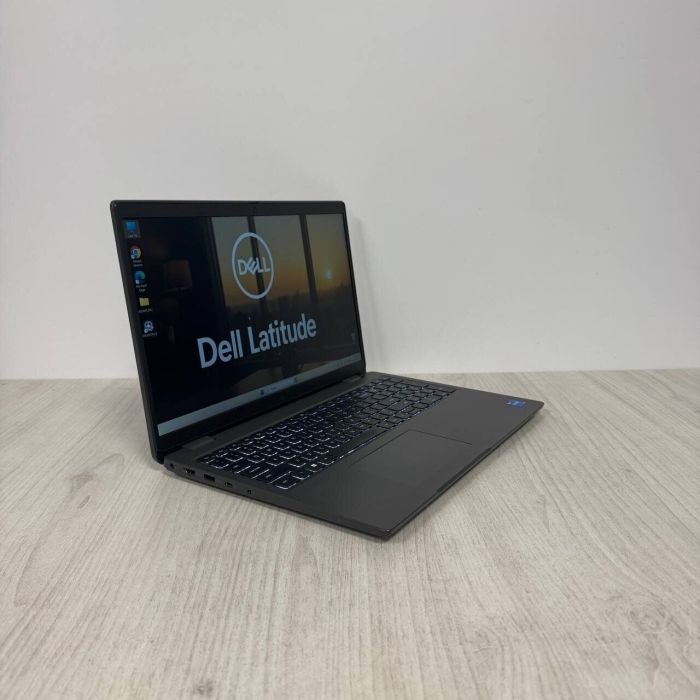 Ультрабук Б-клас Dell Latitude 3540 / 15.6" (1920x1200) IPS / Intel Core i5-1335U (10 (12) ядер по 3.4 - 4.6 GHz) / 16 GB DDR4 / 256 GB SSD M.2 NVMe / Intel Iris Xe Graphics / WebCam б/в - зображення 4