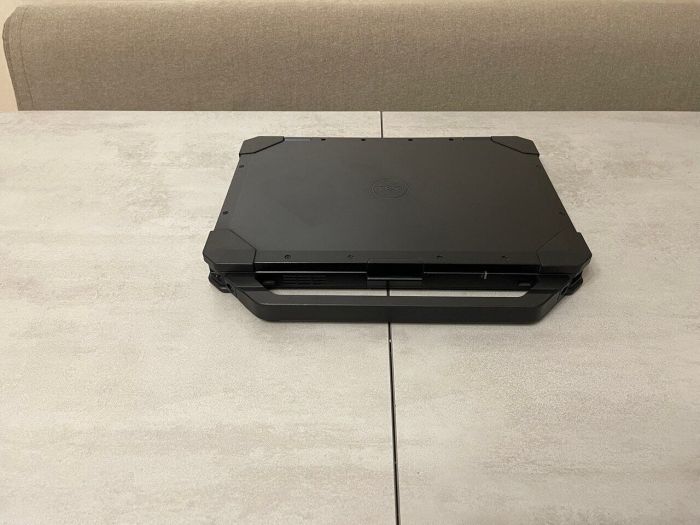 Захищений ноутбук Dell Latitude 5420 Rugged / 14" (1920x1080) IPS Touch / Intel Core i5-8350U (4 (8) ядра по 1,7 - 3,6 ГГц) / 16 ГБ DDR4 / 256 ГБ SSD M.2 / Intel UHD Graphics 620 / WebCam / Два АКБ б/в - зображення 7