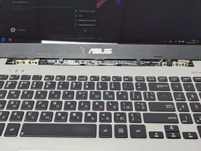 Ноутбук Б-клас Asus R553L / 15.6" (1366x768) TN / Intel Core i7-4500U (2 (4) ядра по 1.8 - 3.0 GHz) / 12 GB DDR3 / 360 GB SSD / nVidia GeForce GT 840M, 2 GB GDDR3, 64-bit / WebCam / DVD-ROM б/в - зображення 3