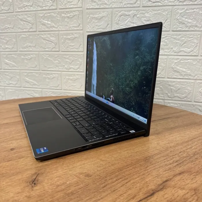 Ігровий ультрабук Б-клас Dell Vostro 15 7510 / 15.6" (1920x1080) IPS / Intel Core i7-11800H (8 (16) ядер по 2.3 - 4.6 GHz) / 16 GB DDR4 / 512 GB SSD / nVidia GeForce RTX 3050, 4 GB GDDR6, 128-bit / WebCam б/в - зображення 5