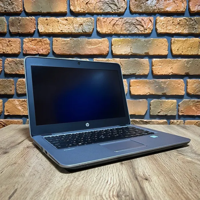 Нетбук Б-клас HP EliteBook 820 G4 / 12.5" (1920x1080) IPS / Intel Core i5-7200U (2 (4) ядра по 2.5 - 3.1 GHz) / 8 GB DDR4 / 512 GB SSD / Intel HD Graphics 620 / WebCam / VGA б/в - зображення 3