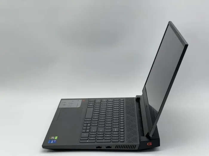 Ігровий ноутбук Dell Inspiron G15 5515 Special Edition / 15.6" (1920x1080) IPS / Intel Core i7-11800H (8 (16) ядра по 2.3 - 4.6 GHz) / 16 GB DDR4 / 480 GB SSD / nVidia GeForce RTX 3050 Ti, 4 GB GDDR6, 128-bit / WebCam б/в - зображення 4