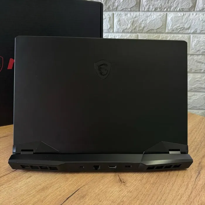 Ігровий ноутбук MSI GP66 Leopard 10UG / 15.6" (1920x1080) IPS / Intel Core i7-10750H (6 (12) ядер по 2.6 - 5.0 GHz) / 16 GB DDR4 / 512 GB SSD / nVidia GeForce RTX 3070, 8 GB GDDR6, 256-bit / WebCam б/в - зображення 3