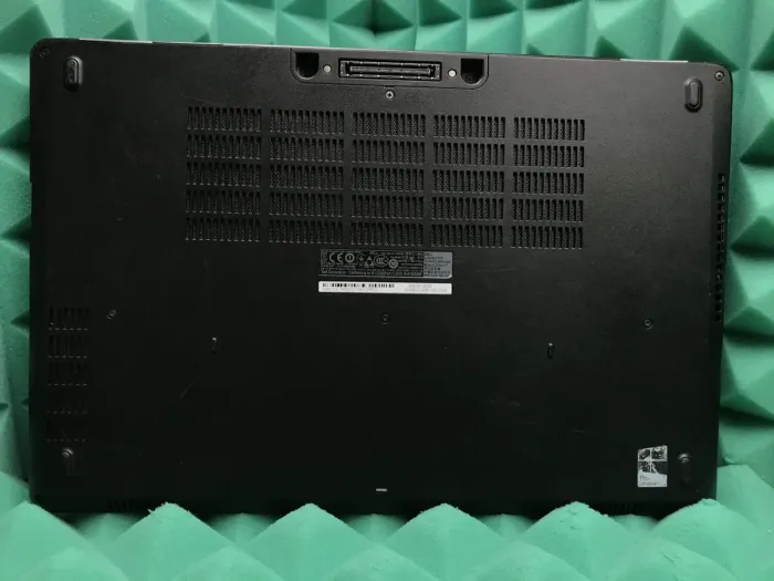 Ноутбук Б-клас Dell Latitude E5570 / 15.6" (1366x768) TN / Intel Core i5-6300U (2 (4) ядра по 2.4 - 3.0 GHz) / 8 GB DDR4 / 256 GB SSD / Intel HD Graphics 520 / WebCam / HDMI / Windows 10 ліцензія б/в - зображення 9