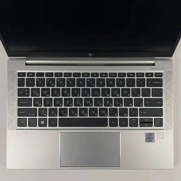 Ультрабук HP EliteBook 830 G7 / 13.3" (1920x1080) IPS / Intel Core i5-10310U (4 (8) ядра по 1.7 - 4.4 GHz) / 16 GB DDR4 / 512 GB SSD / Intel UHD Graphics / WebCam / TouchID б/в - зображення 3