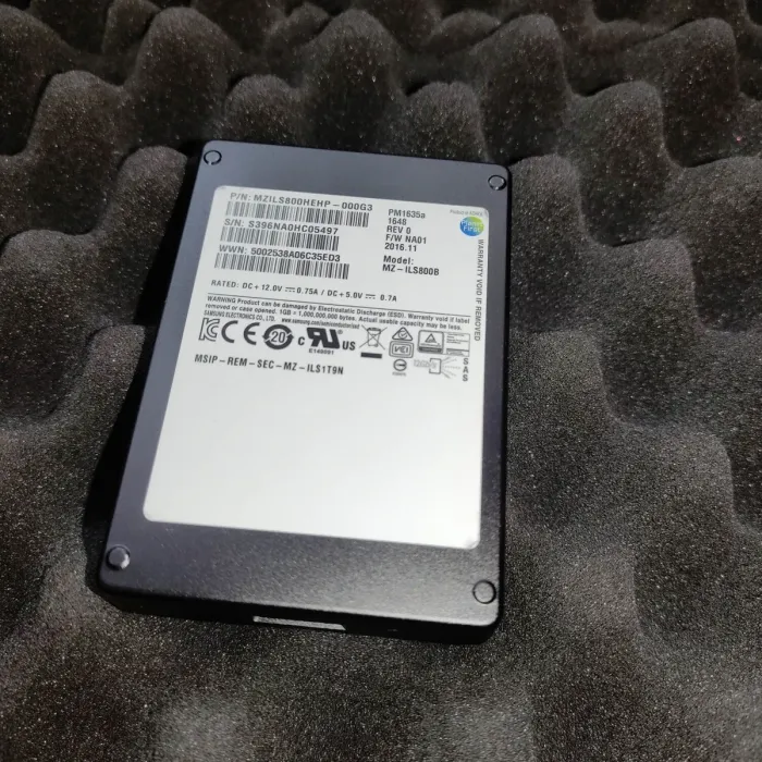 Твердотільний накопичувач SSD Samsung PM1635a / 2.5" / 800 GB / SAS 12G / 3 DWPD б/в - зображення 5
