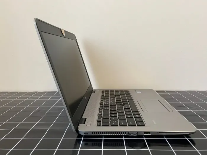 Ультрабук HP EliteBook 840 G4 / 14" (1366x768) TN / Intel Core i5-7200U (2 (4) ядра по 2.5 - 3.1 GHz) / 8 GB DDR4 / 256 GB SSD M.2 / Intel HD Graphics 620 / WebCam / DisplayPort б/в - зображення 6