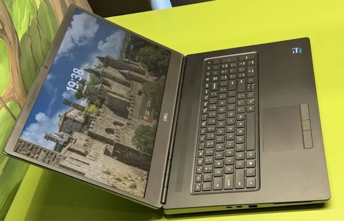 Мобільна робоча станція Dell Precision 7760 / 17.3" (1920x1080) IPS / Intel Xeon W-11855M (6 (12) ядер по 3.2 - 4.9 GHz) / 32 GB DDR4 / 1000 GB SSD / nVidia RTX A3000, 6 GB GDDR6, 192-bit / WebCam / Thunderbolt б/в - зображення 6