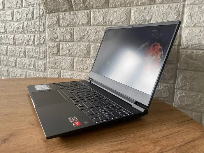 Ігровий ноутбук HP Victus 15-fb0015nr / 15.6" (1920x1080) IPS / AMD Ryzen 5 5600H (6 (12) ядер по 3.3 - 4.2 GHz) / 8 GB DDR4 / 512 GB SSD / AMD Radeon RX 6500M, 4 GB GDDR6, 64-bit / WebCam б/в - зображення 5