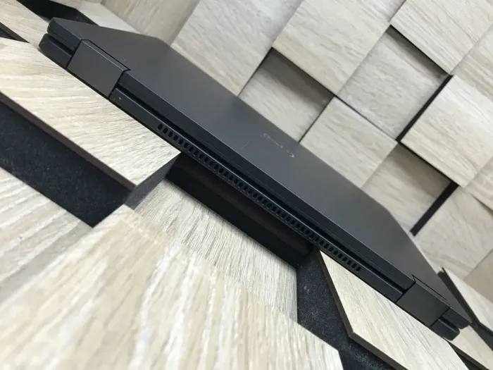 Нетбук-трансформер Б-клас Dell Latitude 5289 / 12.5" (1920x1080) IPS Touch / Intel Core i7-7600U (2 (4) ядра по 2.8 - 3.9 GHz) / 16 GB DDR3 / 256 GB SSD / Intel HD Graphics 620 / WebCam / Windows 10 б/в - зображення 7