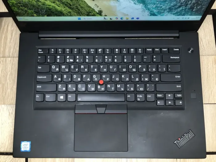 Ноутбук Lenovo ThinkPad X1 / 15.6" (1920x1080) IPS / Intel Core i7-8750H (6 (12) ядер по 2.2 - 4.1 GHz) / 16 GB DDR3 / 256 GB SSD M.2 / nVidia GeForce GTX 1050 Ti, 4 GB GDDR5, 128-bit / WebCam б/в - зображення 4