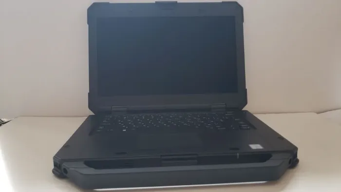 Захищений ноутбук Dell Latitude 5420 Rugged / 14" (1920x1080) IPS / Intel Core i5-8350U (4 (8) ядра по 1.7 - 3.6 GHz) / 16 GB DDR4 / 512 GB SSD / Intel UHD Graphics 620 / WebCam / 4G б/в - зображення 2