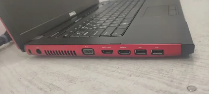 Ноутбук Dell Vostro 3500 / 15.6" (1366x768) TN / Intel Core i3-350M (2 (4) ядра по 2.26 GHz) / 4 GB DDR3 / 320 GB HDD / Intel HD Graphics / WebCam б/в - зображення 4