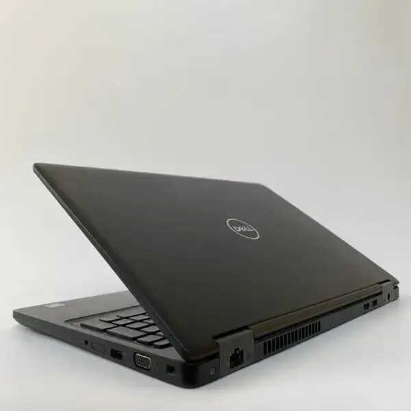 Ультрабук Б-клас Dell Latitude 5590 / 15.6" (1920x1080) IPS / Intel Core i5-8350U (4 (8) ядра по 1.7 - 3.6 GHz) / 16 GB DDR4 / 256 GB SSD / Intel UHD Graphics 620 / HDMI / SIM б/в - зображення 8