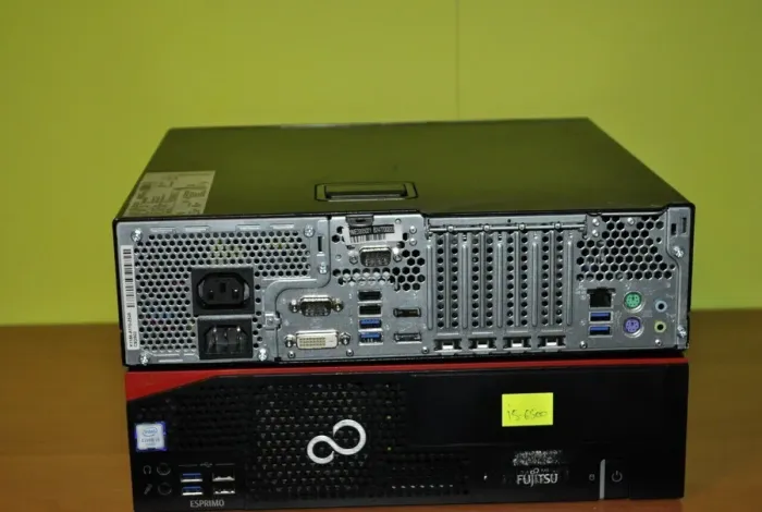 Комп'ютер Fujitsu Esprimo D757 E90+ SFF / Intel Core i5-6500 (4 ядра по 3.2 - 3.6 GHz) / 16 GB DDR4 / 1000 GB SSD / Intel HD Graphics 530 / Windows 11 Pro б/в - зображення 3