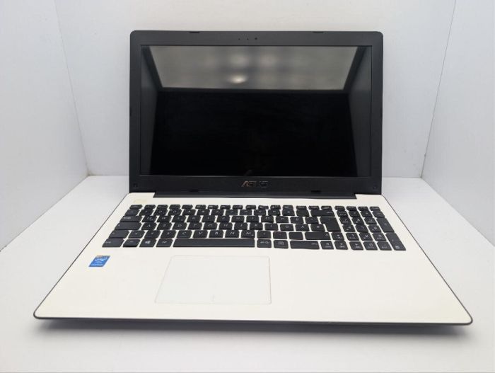 Ноутбук Asus X553M / 15.6" (1366x768) TN / Intel Celeron N2830 (2 ядра по 2.16 - 2.41 GHz) / 8 GB DDR3 / 500 GB HDD / Intel HD Graphics / WebCam / DVD-ROM б/в - изображение 3
