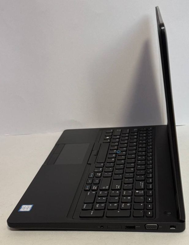 Ноутбук Dell Latitude 5591 / 15.6" (1920x1080) IPS / Intel Core i7-8850H (6 (12) ядер по 2.6 - 4.3 GHz) / 16 GB DDR4 / 256 GB SSD / nVidia GeForce MX130, 2GB DDR5, 64-bit / WebCam б/в - зображення 2