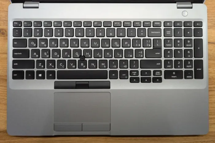 Ультрабук Dell Latitude 5511 / 15.6" (1920x1080) IPS / Intel Core i5-10400H (4 (8) ядра по 2.6 - 4.6 GHz) / 16 GB DDR4 / 512 GB SSD / Intel UHD Graphics / WebCam / Windows 10 б/в - зображення 3