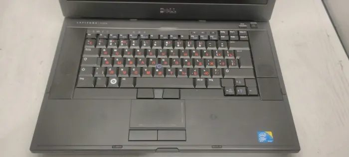 Ноутбук Dell Latitude E6510 / 15.6" (1366x768) TN / Intel Core i5-430M (2 (4) ядра по 2.26 - 2.53 GHz) / 4 GB DDR3 / 120 GB SSD / Intel HD Graphics / WebCam б/в - зображення 3