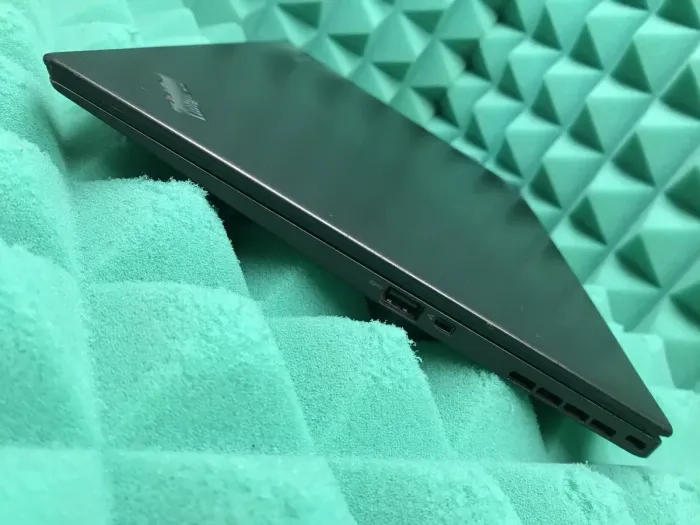 Ультрабук Б-клас Lenovo ThinkPad X1 Carbon (2nd Gen) / 14" (2560x1440) IPS Touch / Intel Core i5-4300U (2 (4) ядра по 1.9 - 2.9 GHz) / 4 GB DDR3 / 256 GB SSD M.2 / Intel HD Graphics 4400 / WebCam / Fingerprint/ HDMI / miniDP б/в - зображення 6