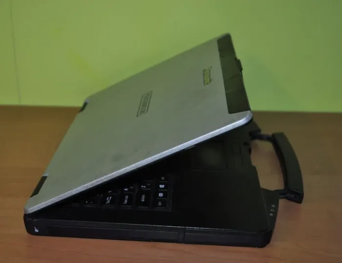 Захищений ноутбук Panasonic Toughbook CF-54 / 14" (1366x768) TN / Intel Core i5-5300U (2 (4) ядра по 2.3 - 2.9 GHz) / 16 GB DDR3 / 240 GB SSD / Intel HD Graphics 5500 / Windows 11 Pro б/в - зображення 8