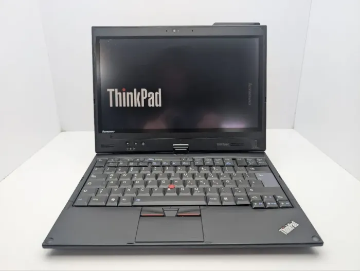 Нетбук Lenovo ThinkPad X220 / 12.5" (1366x768) TN Touch / Intel Core i7-2620M (2 (4) ядра по 2.7 - 3.4 GHz) / 8 GB DDR3 / 120 GB SSD / Intel HD Graphics 3000 / WebCam б/в - зображення 2