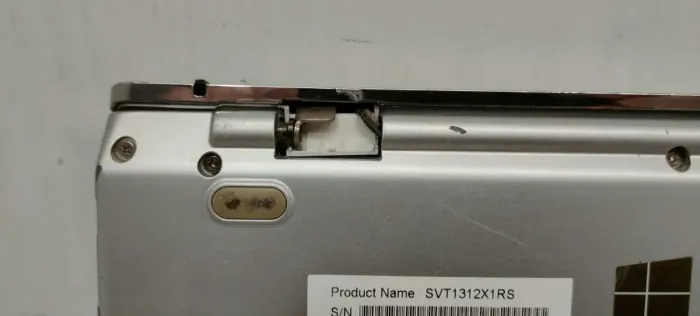 Ноутбук Б-клас Sony VAIO SVT131A11V / 13.3" (1366x768) TN / Intel Core i5-3317U (2 (4) ядра по 1.7 - 2.6 GHz) / 8 GB DDR3 / 120 GB SSD / Intel HD Graphics 4000 б/в - зображення 4