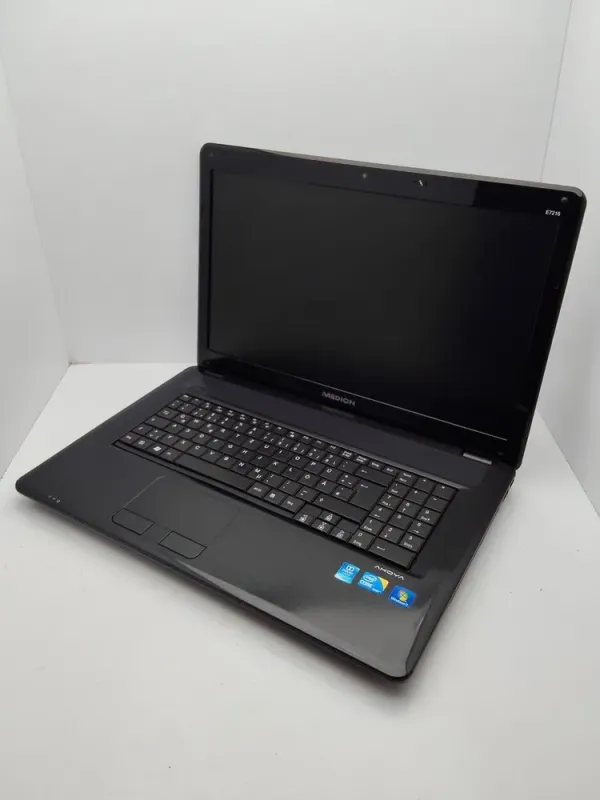 Ноутбук Medion Akoya E7216 / 17.3" (1600x900) TN / Intel Core i3-380M (2 (4) ядра по 2.53 GHz) / 6 GB DDR3 / 500 GB HDD / Intel HD Graphics / WebCam / АКБ не тримає б/в - зображення 4