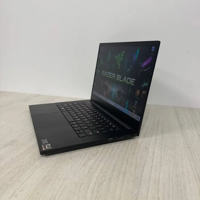 Ігровий ультрабук Razer Blade 14 RZ09-0427 / 14" (2560x1440) IPS / AMD Ryzen 9 6900HX (8 (16) ядер по 3,3 - 4,9 ГГц) / 16 ГБ DDR5 / 512 ГБ SSD NVMe / nVidia GeForce RTX 3080 Ti, 16 ГБ GDDR6, 256-біт / WebCam б/в - зображення 6
