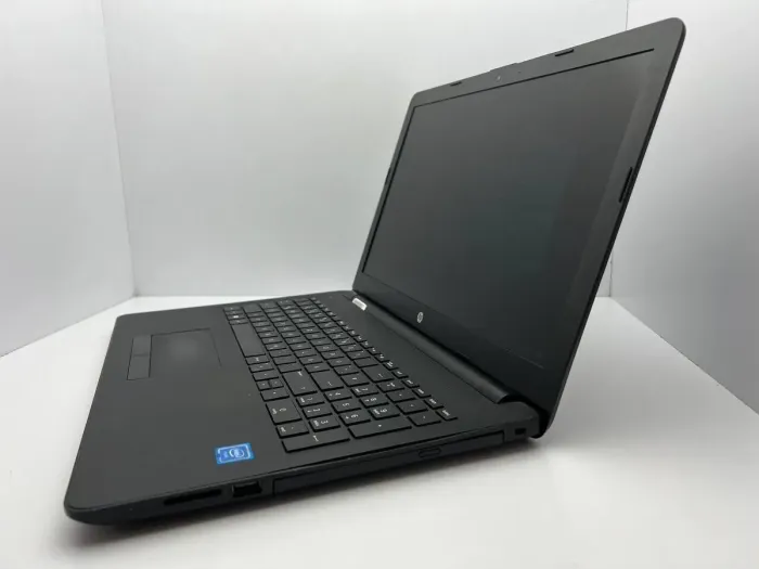 Ноутбук HP 15-bs036ng / 15.6" (1366x768) TN / Intel Celeron N3060 (2 ядра по 1.6 - 2.48 GHz) / 4 GB DDR3 / 128 GB SSD / Intel HD Graphics 400 / WebCam б/в - зображення 4