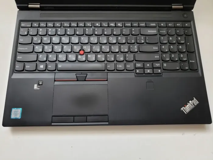 Мобільна робоча станція Lenovo ThinkPad P50 / 15.6" (3840x2160) IPS / Intel Core i7-6820HQ (4 (8) ядра по 2.7 - 3.6 GHz) / 32 GB DDR4 / 512 GB SSD + 500 GB HDD / nVidia Quadro M2000M, 4 GB GDDR5, 128-bit / WebCam б/в - зображення 3