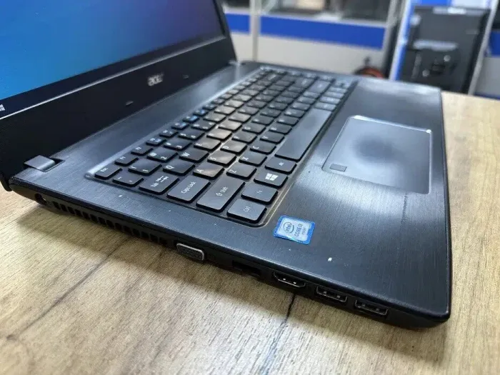 Ноутбук Acer TravelMate P249-M / 14" (1366x768) TN / Intel Core i3-6100U (2 (4) ядра по 2.3 GHz) / 4 GB DDR4 / 256 GB SSD M.2 / Intel HD Graphics 520 / WebCam / VGA б/в - зображення 4