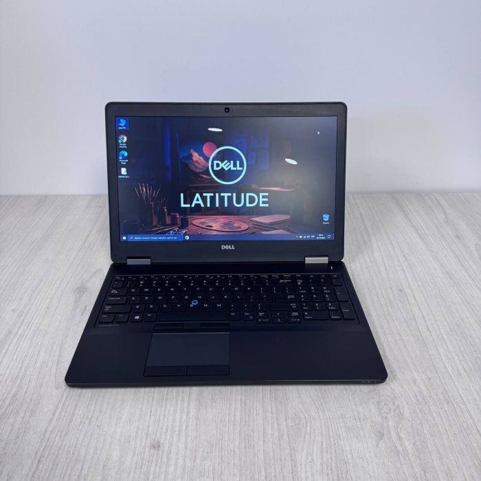 Ноутбук Dell Latitude E5570 / 15.6" (1366x768) TN / Intel Core i5-6300U (2 (4) ядра по 2.4 - 3.0 GHz) / 8 GB DDR4 / 128 GB SSD / Intel HD Graphics 520 / WebCam б/в - зображення 2